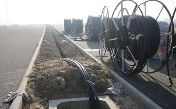 现代通信网络建设指南:西藏光缆施工全流程技术解析与质量控制 现代通信网络建设指南:西藏光缆施工全流程技术解析与质量控制